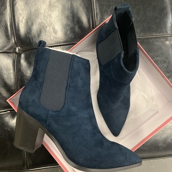 Women’s Pointed Toe Chelsea Ankle High Heel Block Boot in Navy Faux Suede - Picture 10 of 15
